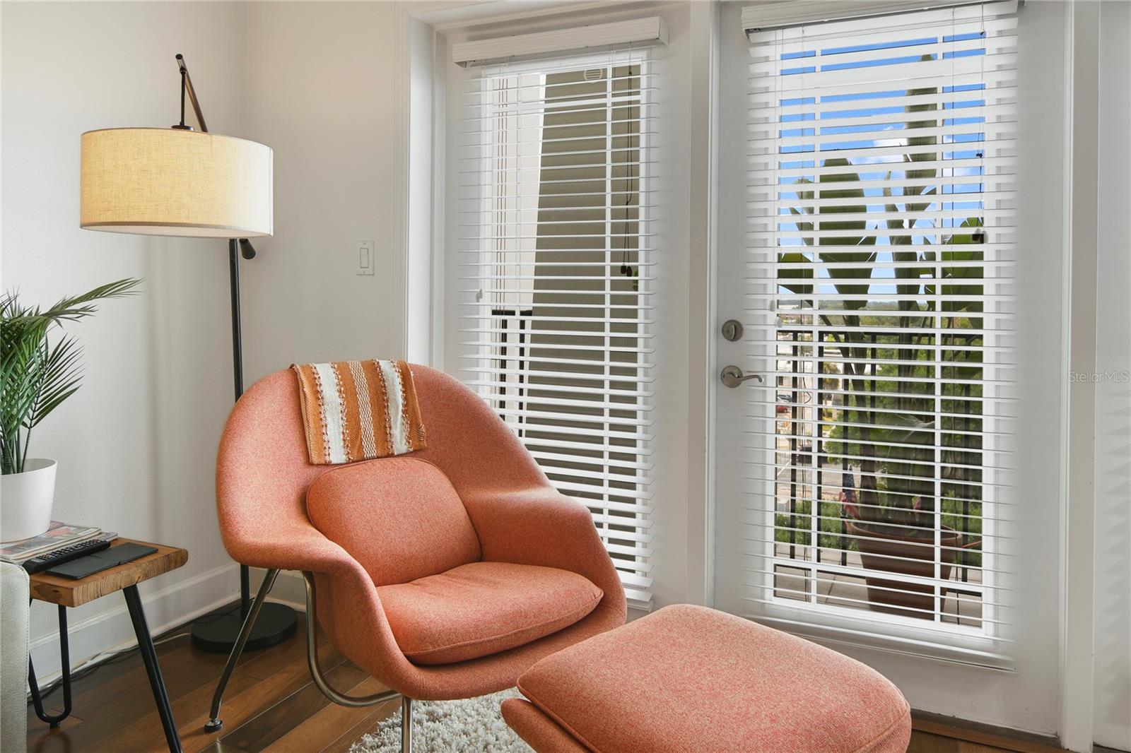 Image 5 of 17 For 2305 Edgewater Drive 1613