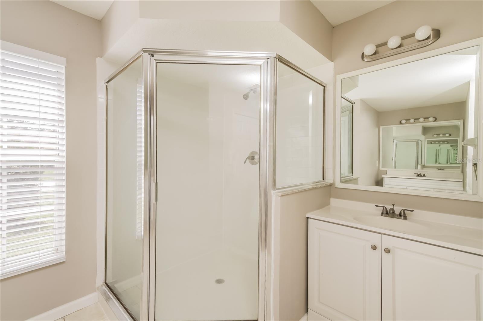 Image 11 of 16 For 619 Regency Way