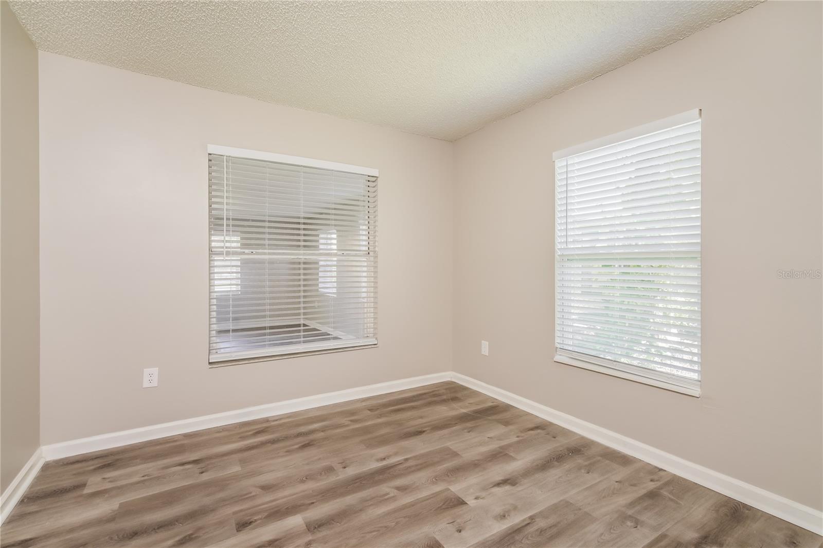 Image 13 of 16 For 619 Regency Way