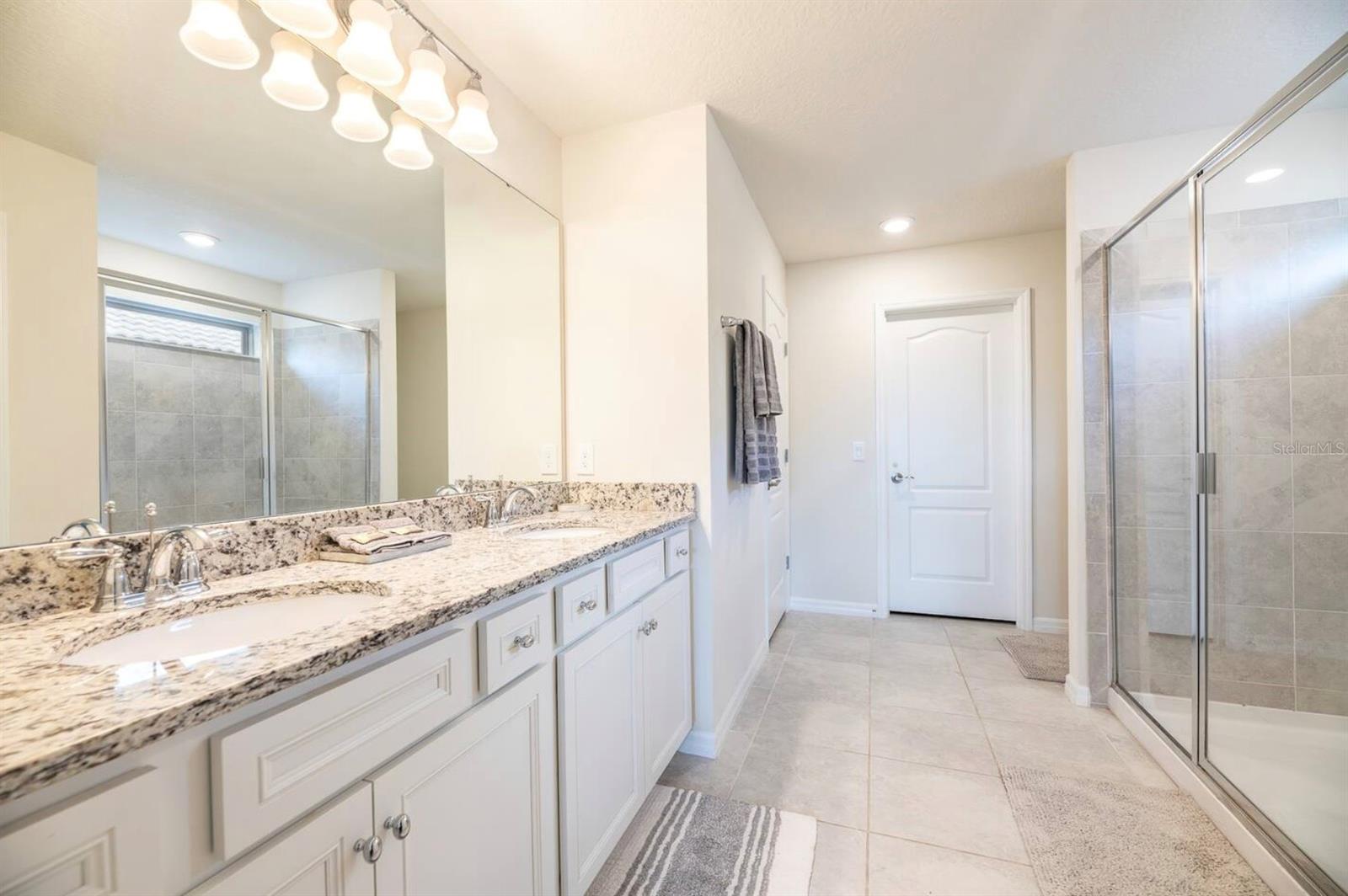 Image 15 of 37 For 5533 Misty Oak Circle
