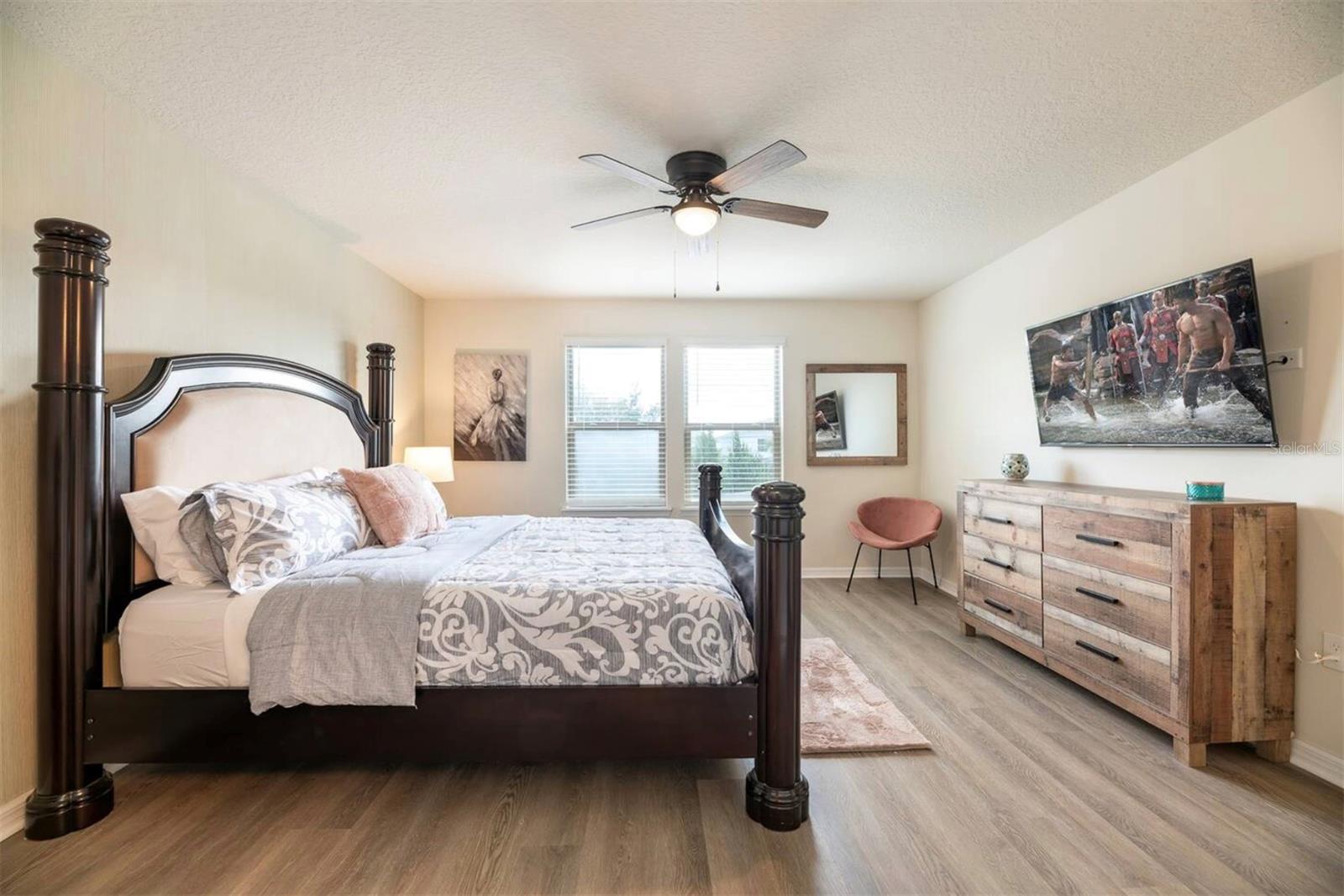 Image 17 of 37 For 5533 Misty Oak Circle