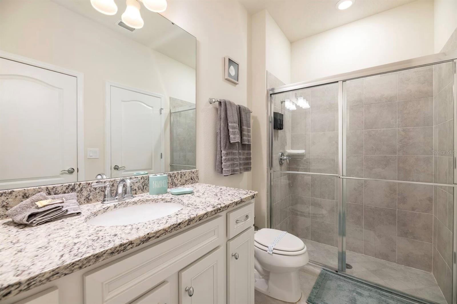 Image 18 of 37 For 5533 Misty Oak Circle