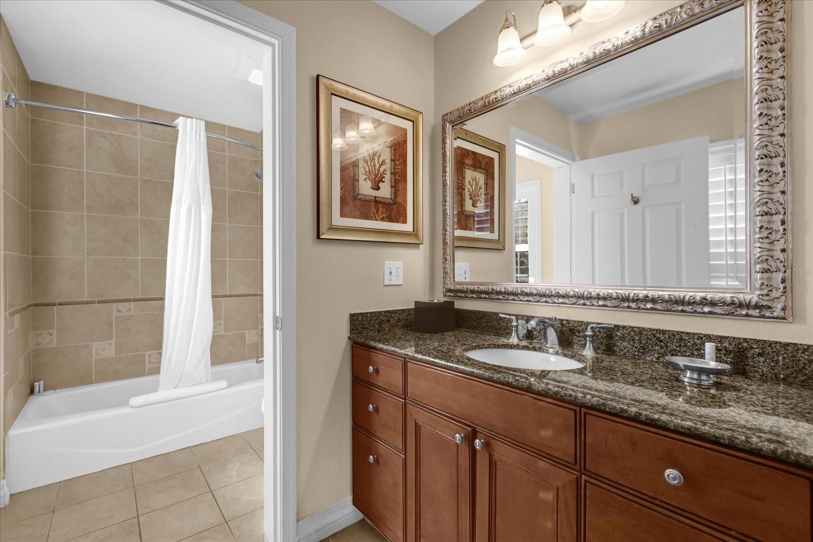 Image 19 of 39 For 1100 Sunset View Circle 204