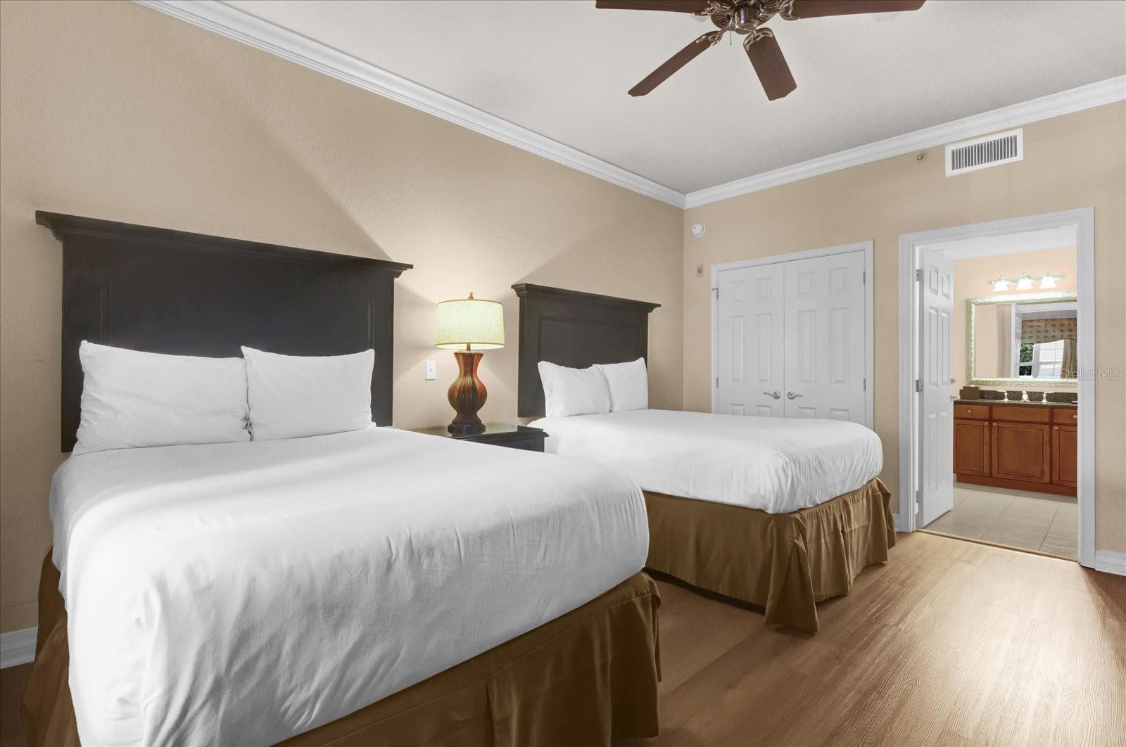 Image 24 of 39 For 1100 Sunset View Circle 204