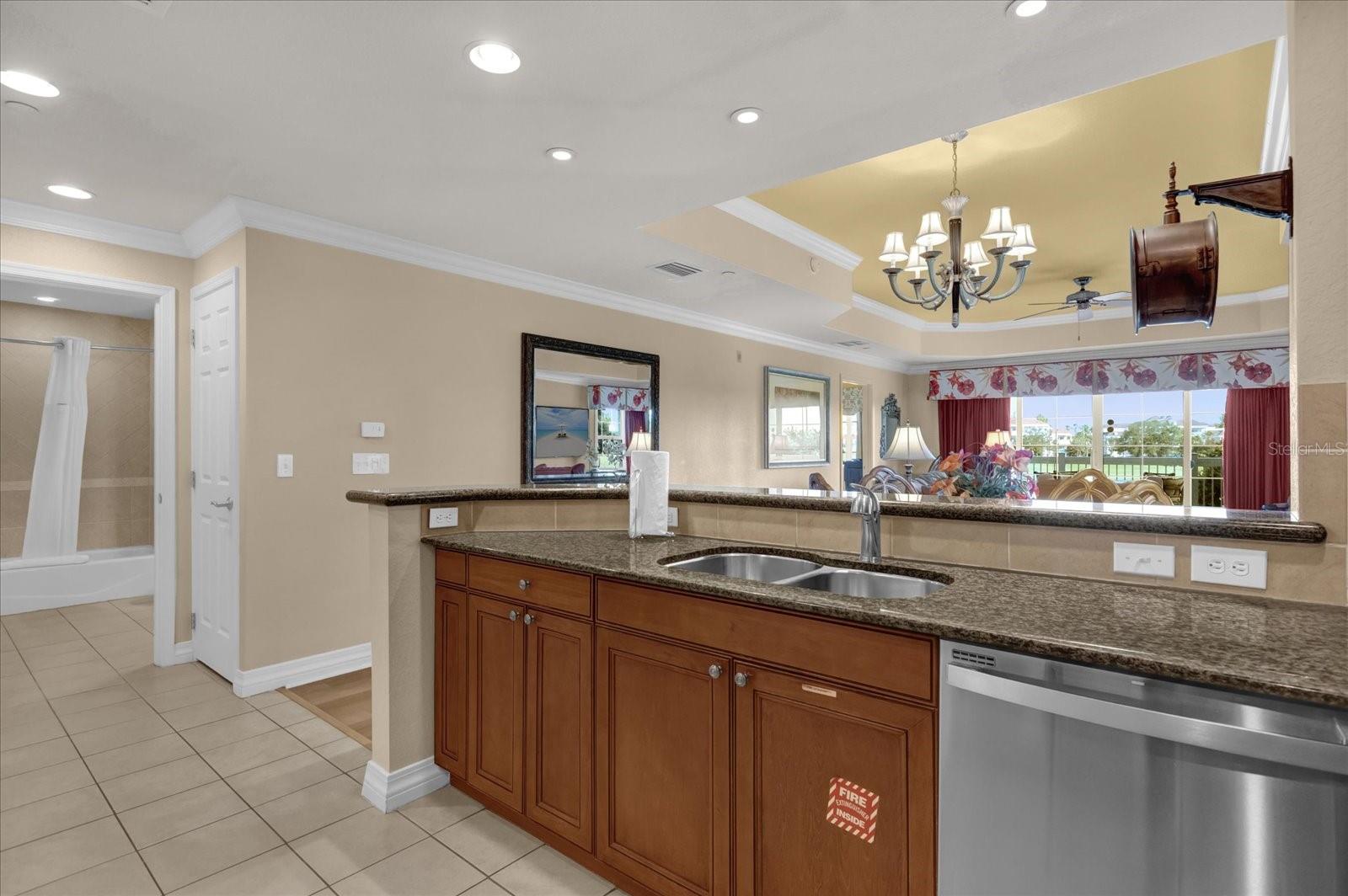 Image 5 of 39 For 1100 Sunset View Circle 204