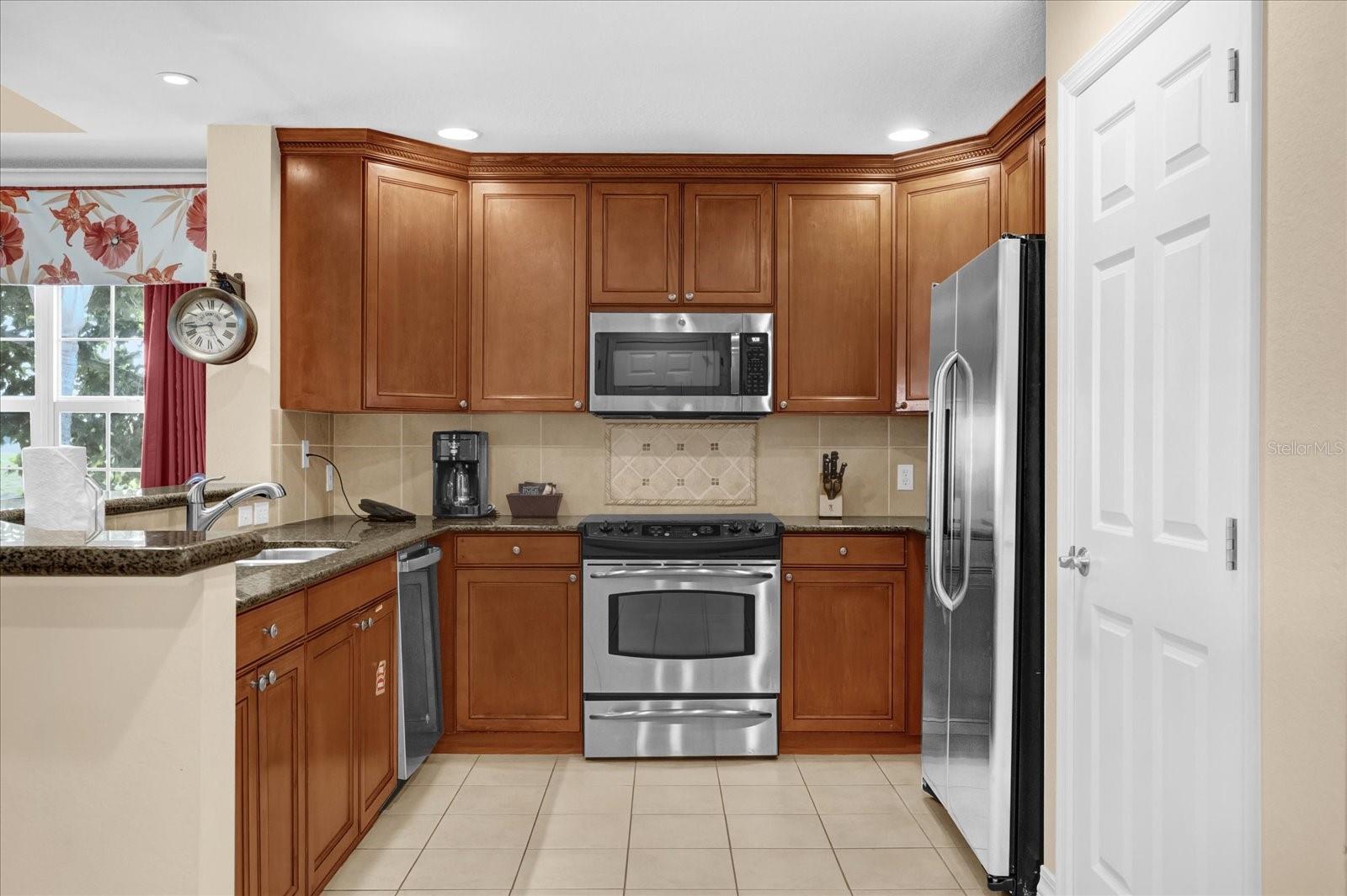 Image 6 of 39 For 1100 Sunset View Circle 204