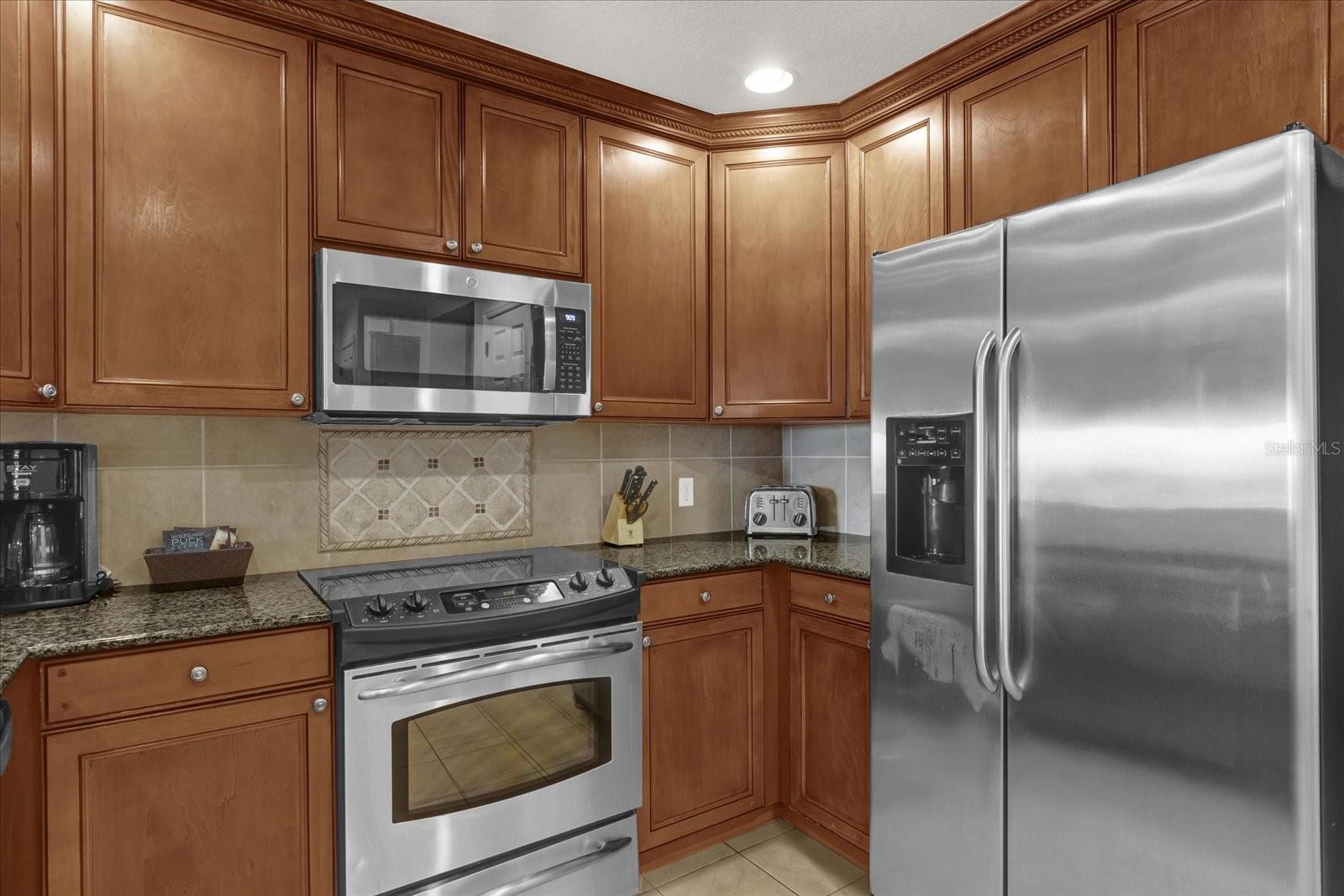 Image 8 of 39 For 1100 Sunset View Circle 204