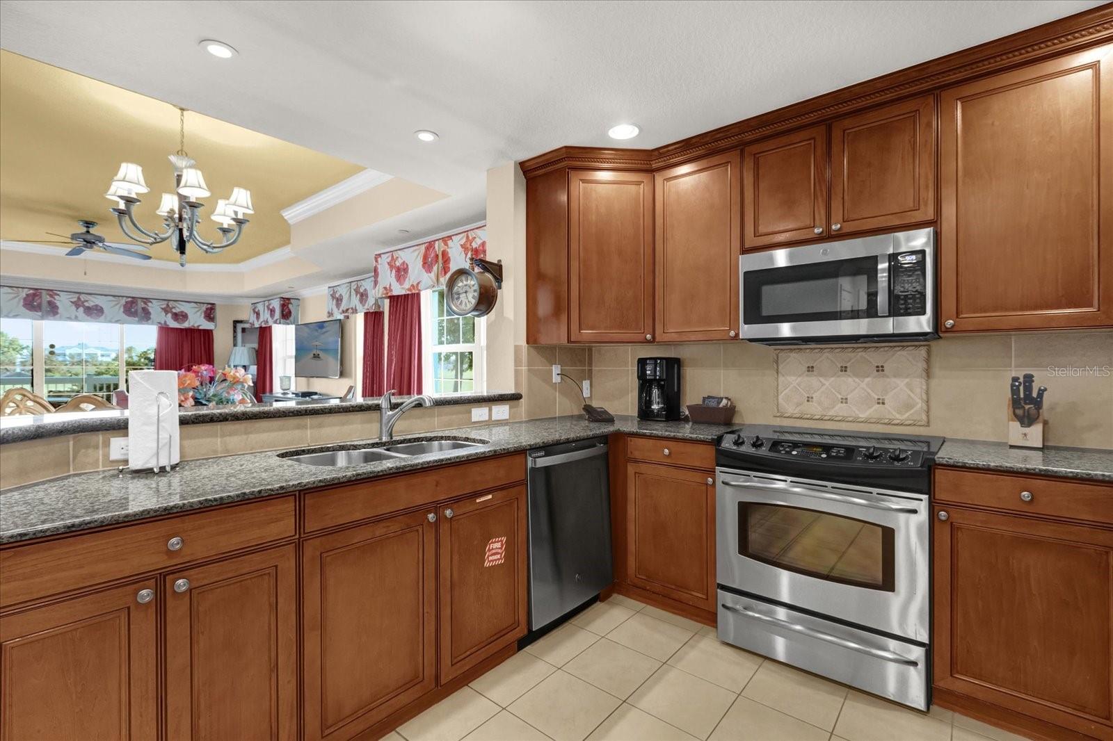 Image 9 of 39 For 1100 Sunset View Circle 204