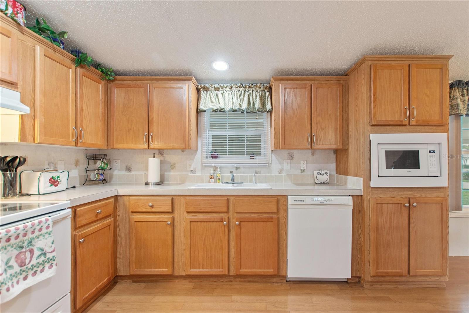 Image 4 of 39 For 157 Orangewood Drive