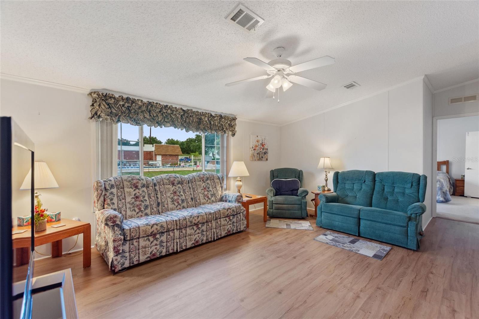 Image 9 of 39 For 157 Orangewood Drive