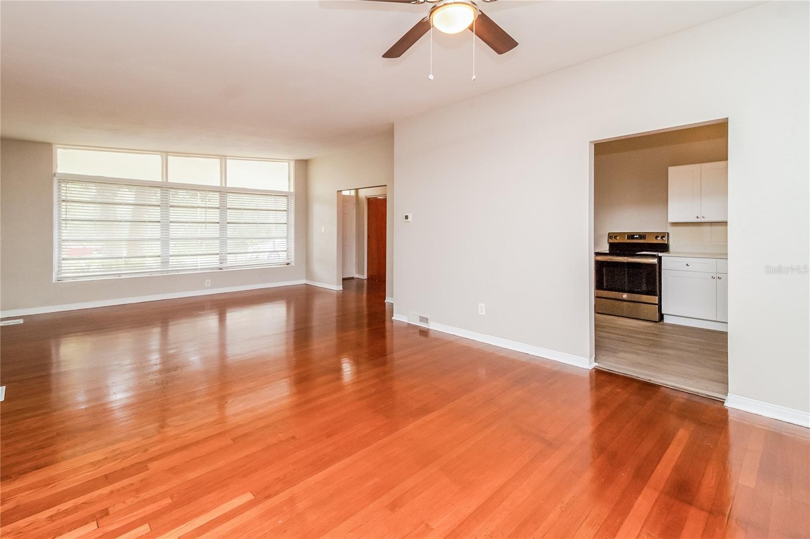 Image 4 of 16 For 408 Blue Lake Terrace
