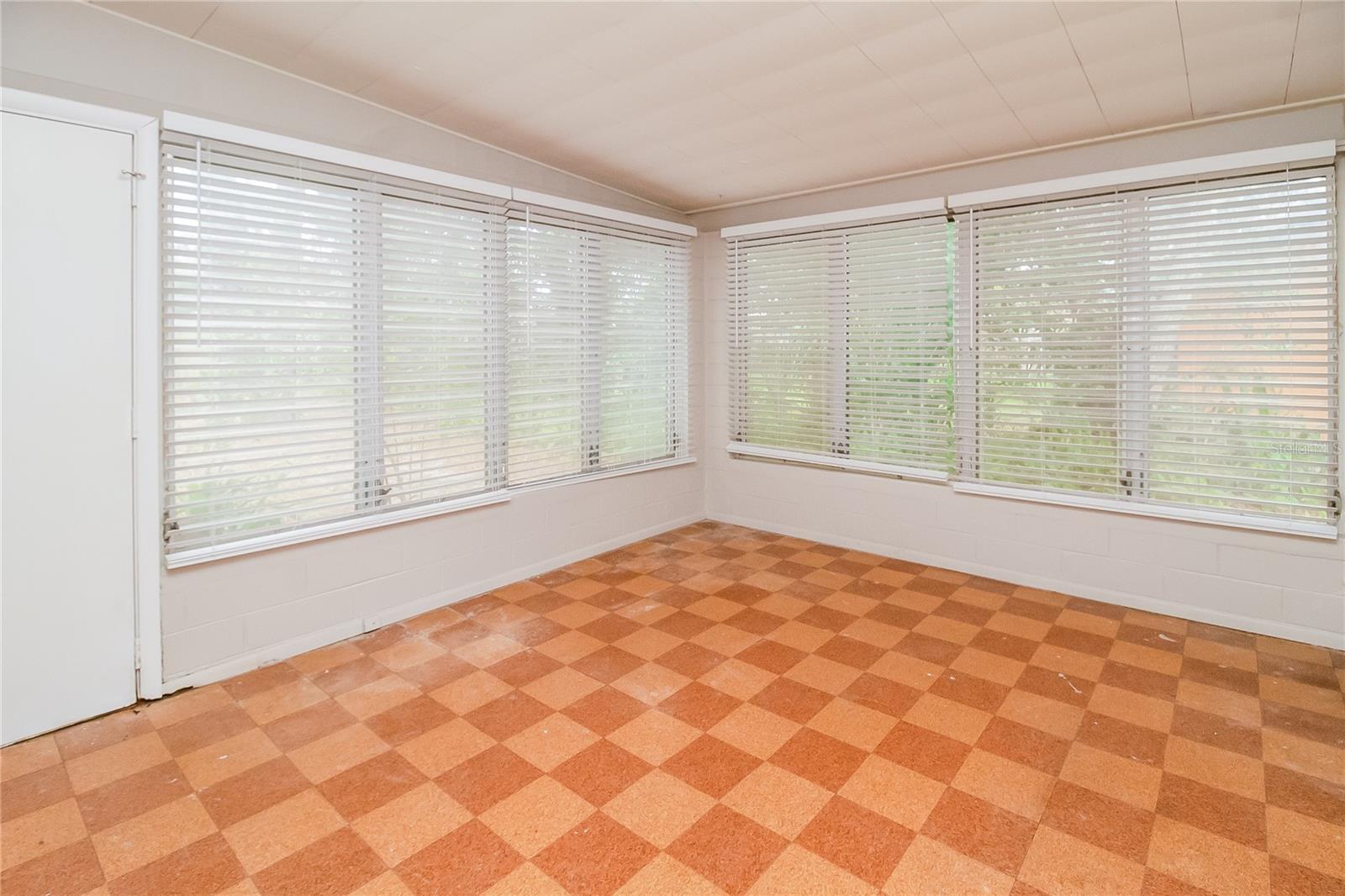 Image 7 of 16 For 408 Blue Lake Terrace