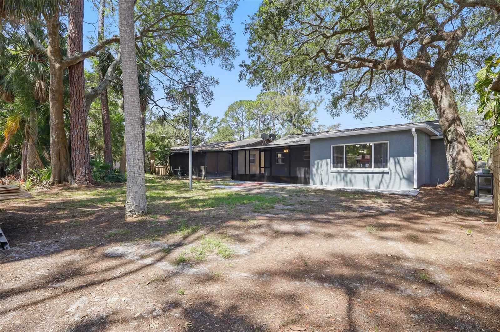 Image 14 of 31 For 7214 Oakwood Drive