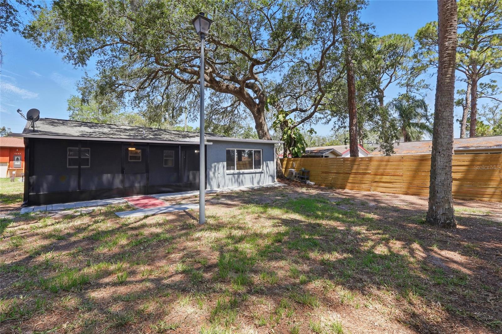 Image 16 of 31 For 7214 Oakwood Drive