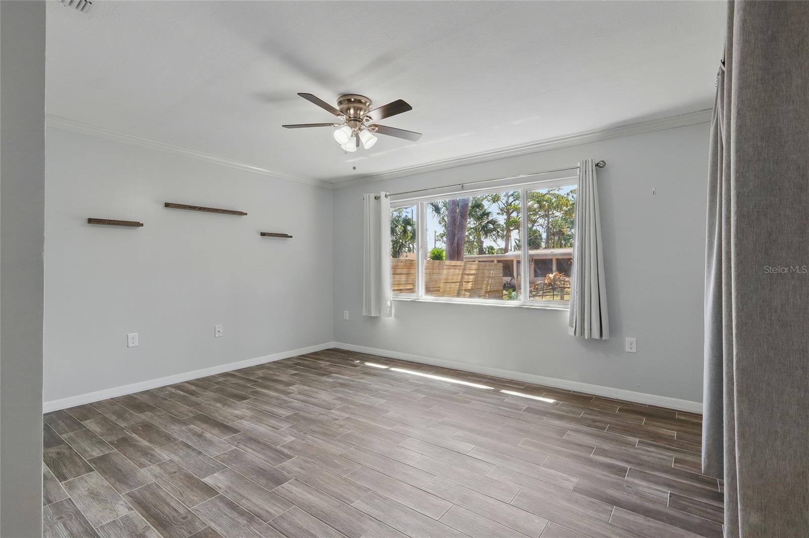 Image 8 of 31 For 7214 Oakwood Drive