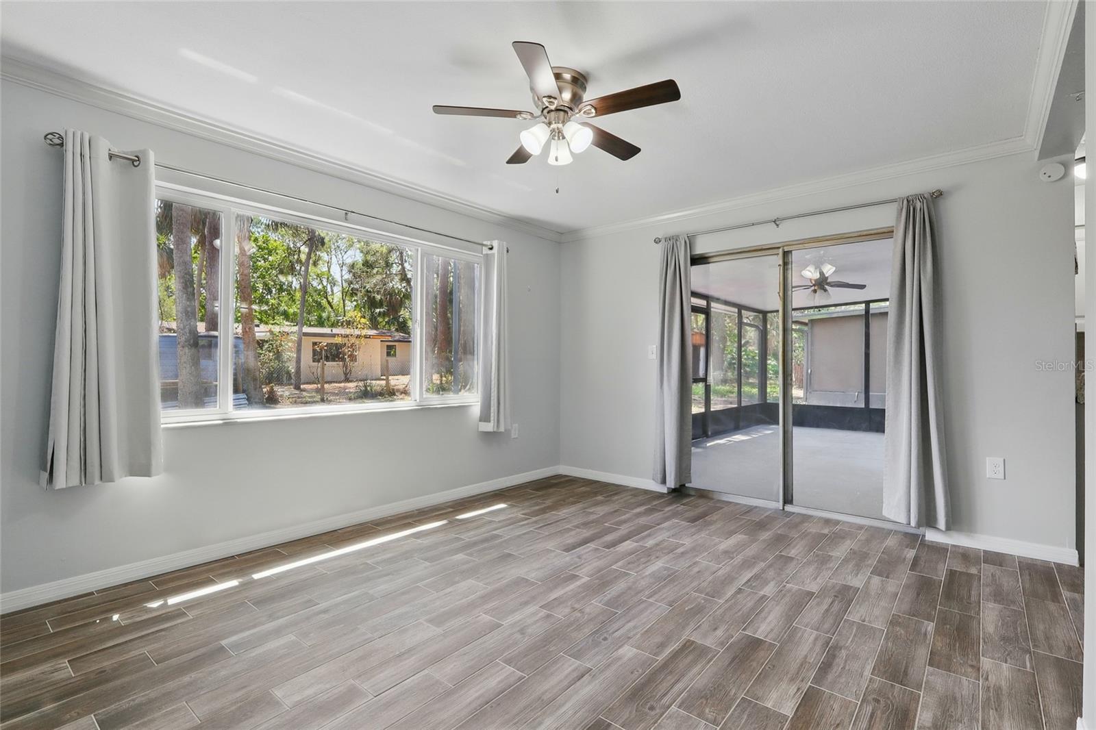 Image 9 of 31 For 7214 Oakwood Drive