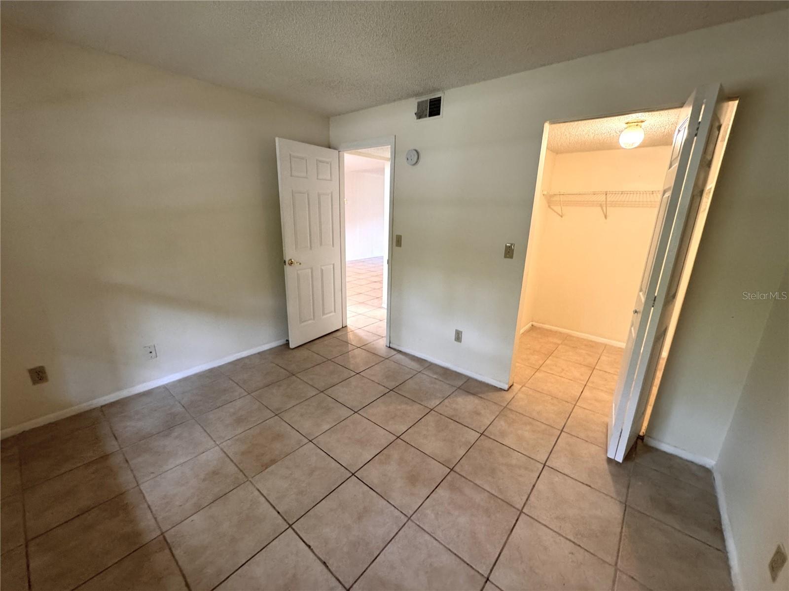 Image 12 of 23 For 4989 Puritan Circle O502