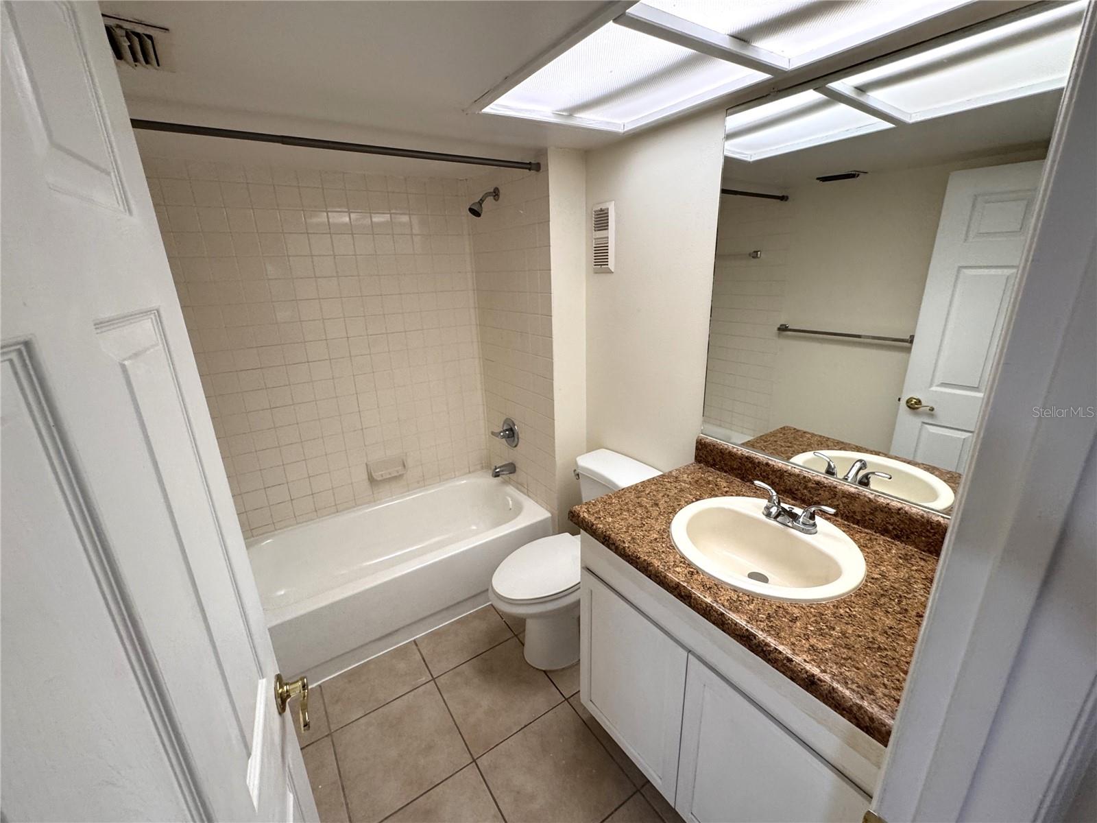 Image 13 of 23 For 4989 Puritan Circle O502
