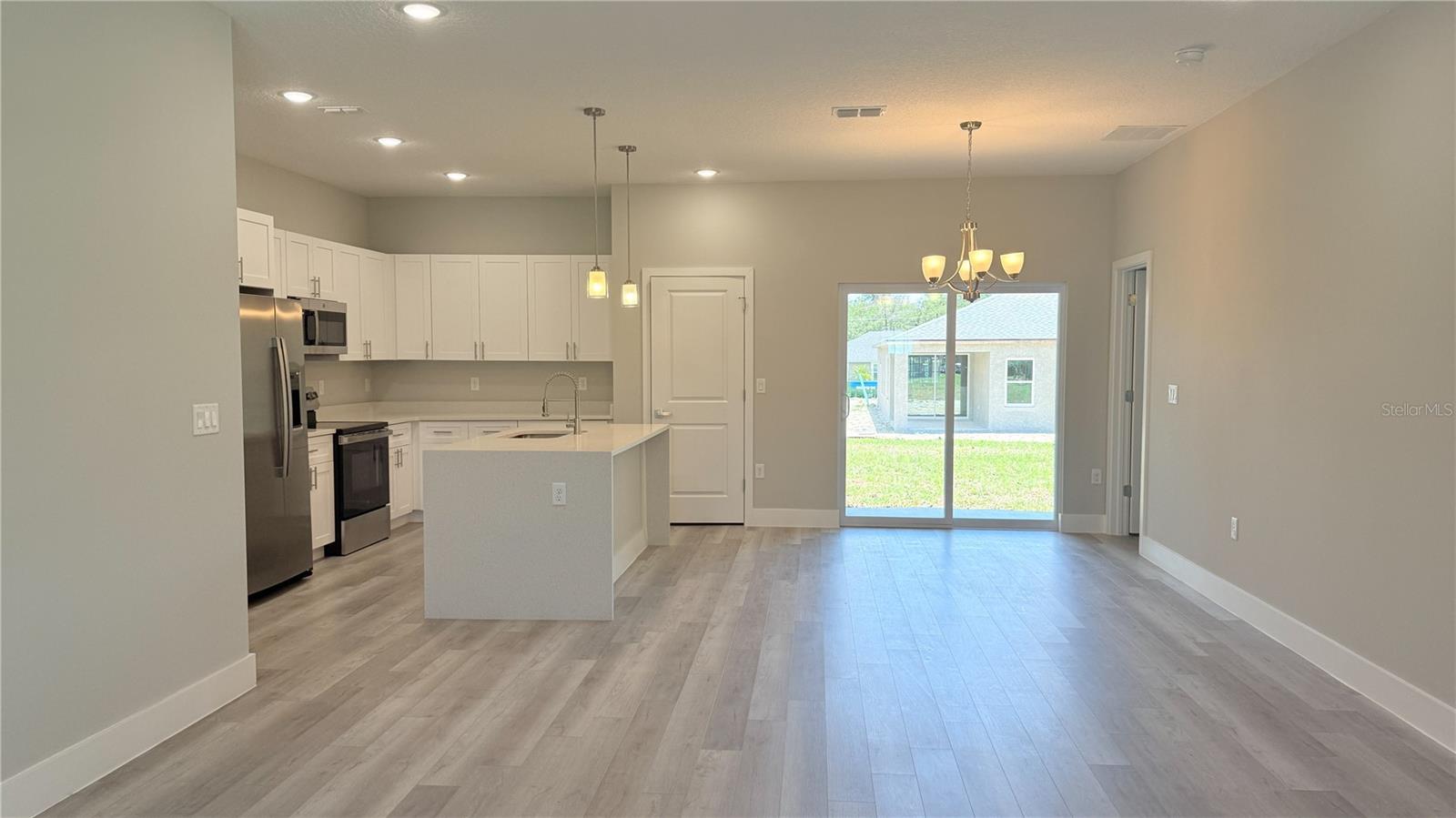 Image 4 of 31 For 182 Marion Oaks Manor