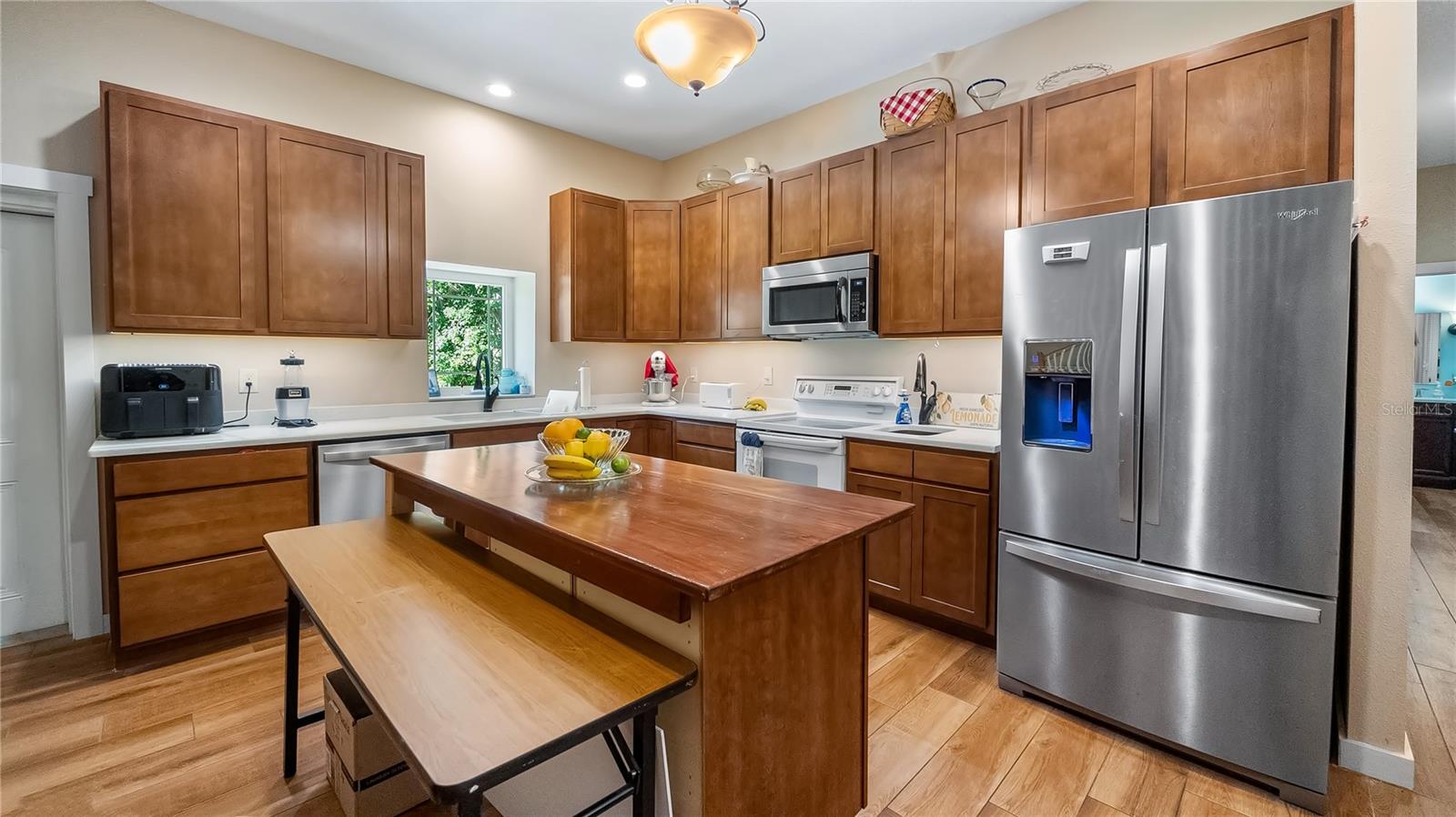 Listing photo id 9 for 287 Hilltop Drive