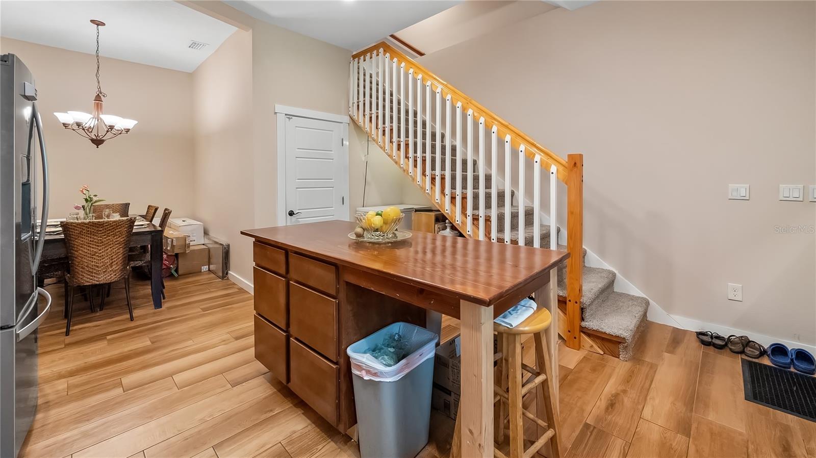 Listing photo id 11 for 287 Hilltop Drive