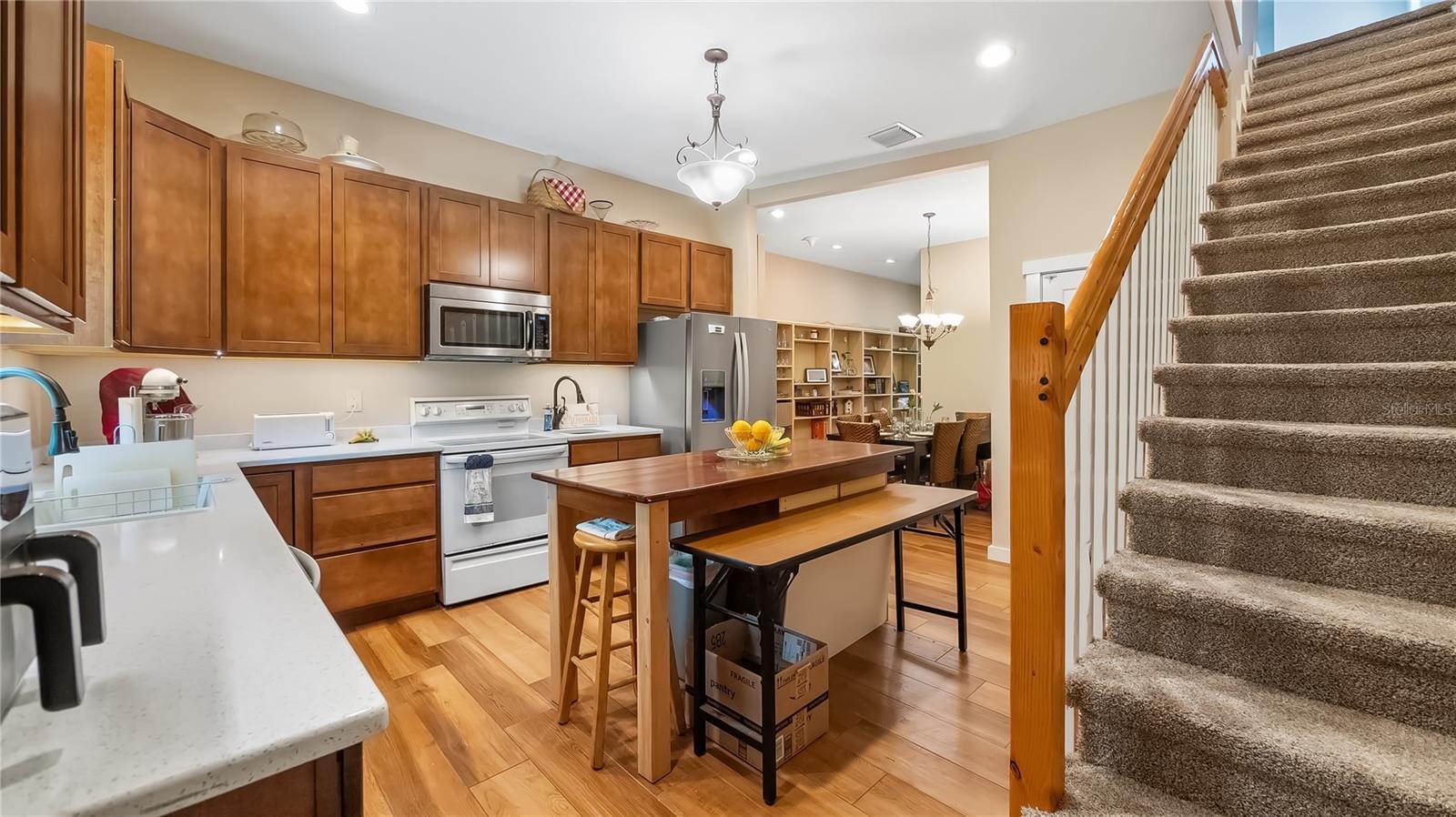 Listing photo id 13 for 287 Hilltop Drive
