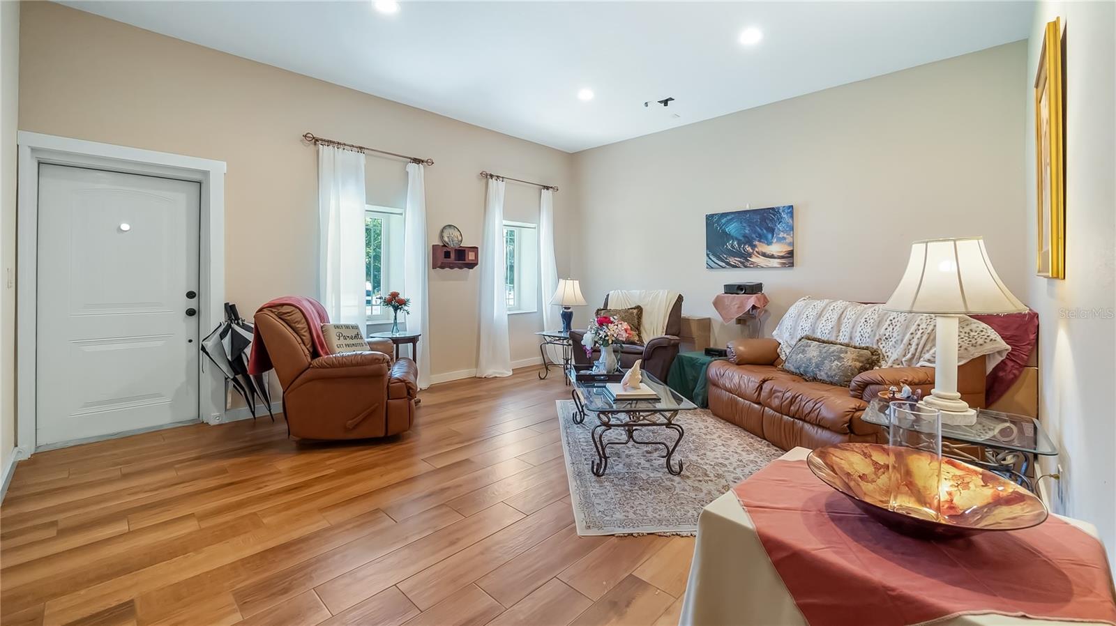 Listing photo id 3 for 287 Hilltop Drive