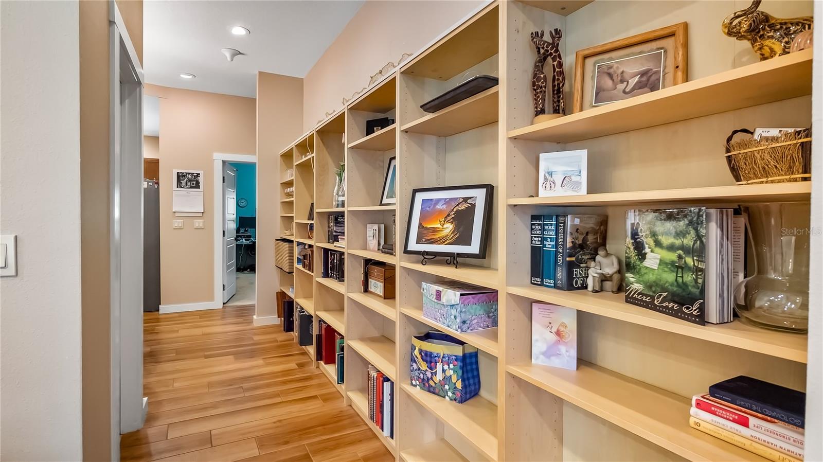 Listing photo id 6 for 287 Hilltop Drive