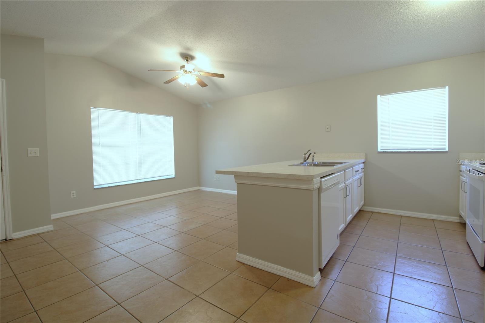 Image 5 of 21 For 1925 Spruce Ridge Drive