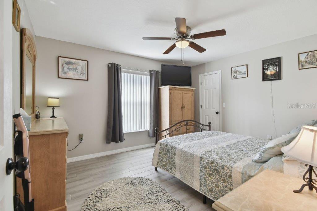 Image 12 of 94 For 3118 34th Avenue Drive E