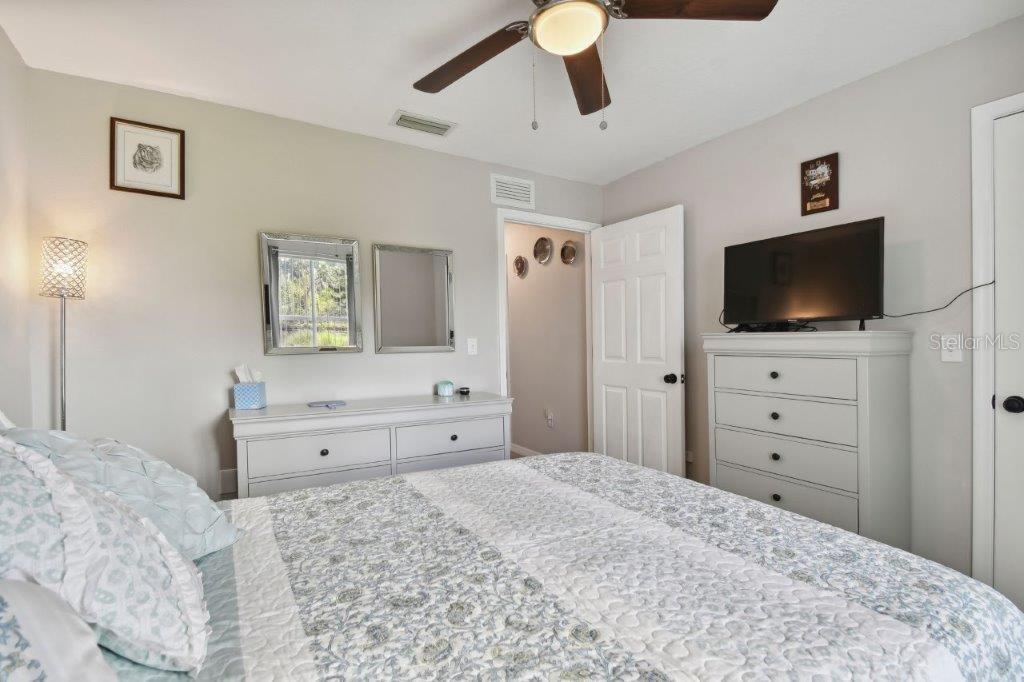 Image 19 of 94 For 3118 34th Avenue Drive E