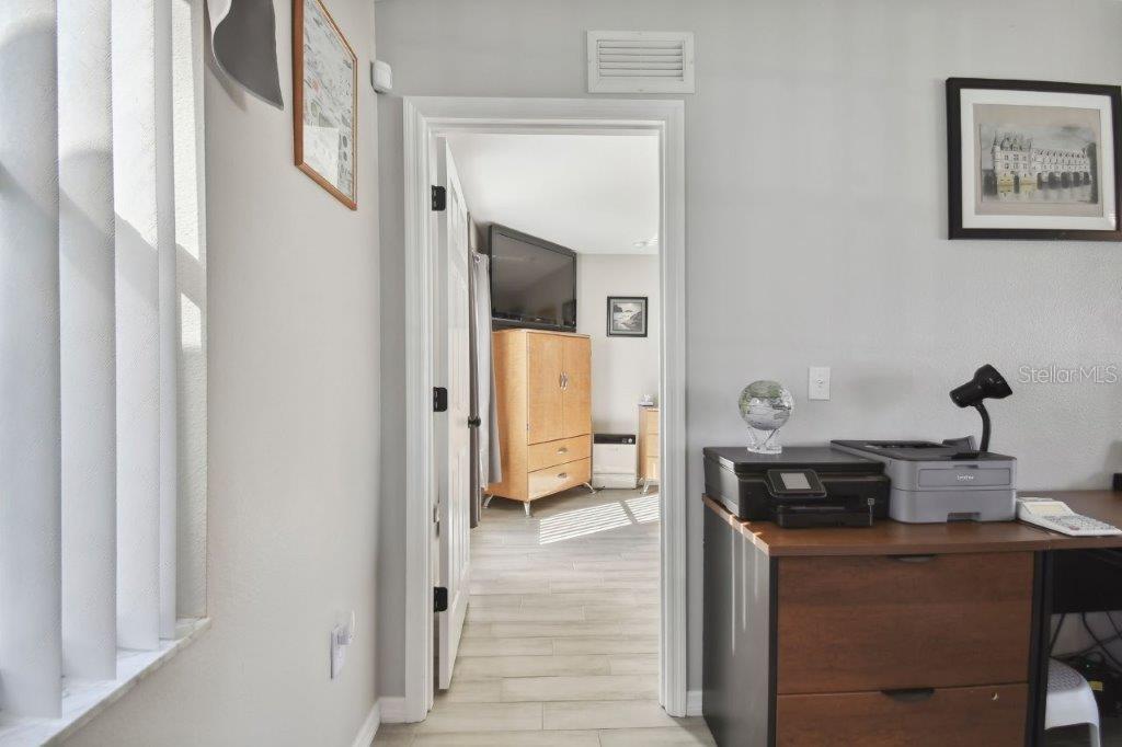Image 28 of 94 For 3118 34th Avenue Drive E