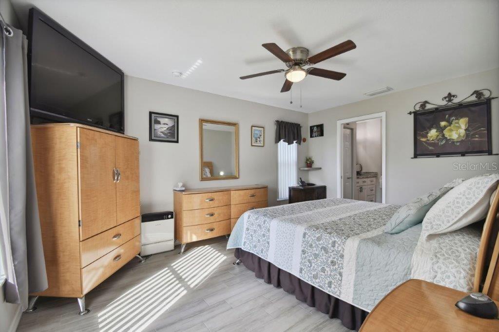 Image 29 of 94 For 3118 34th Avenue Drive E