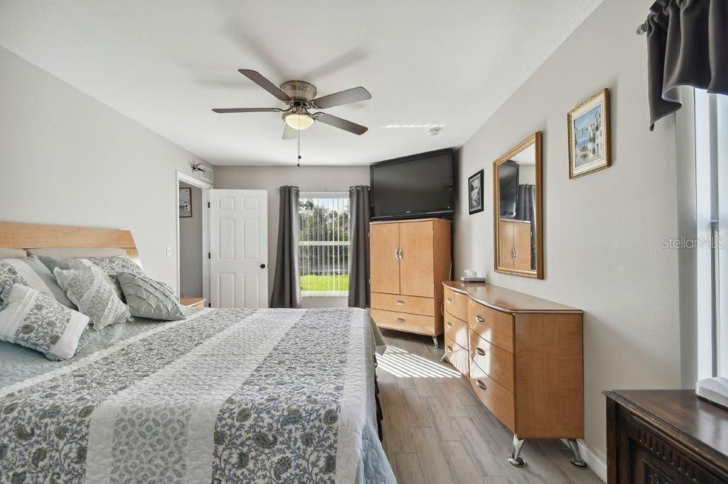 Image 32 of 94 For 3118 34th Avenue Drive E