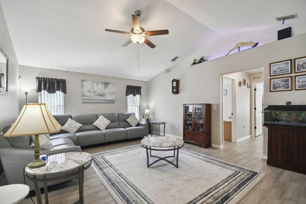Image 48 of 94 For 3118 34th Avenue Drive E