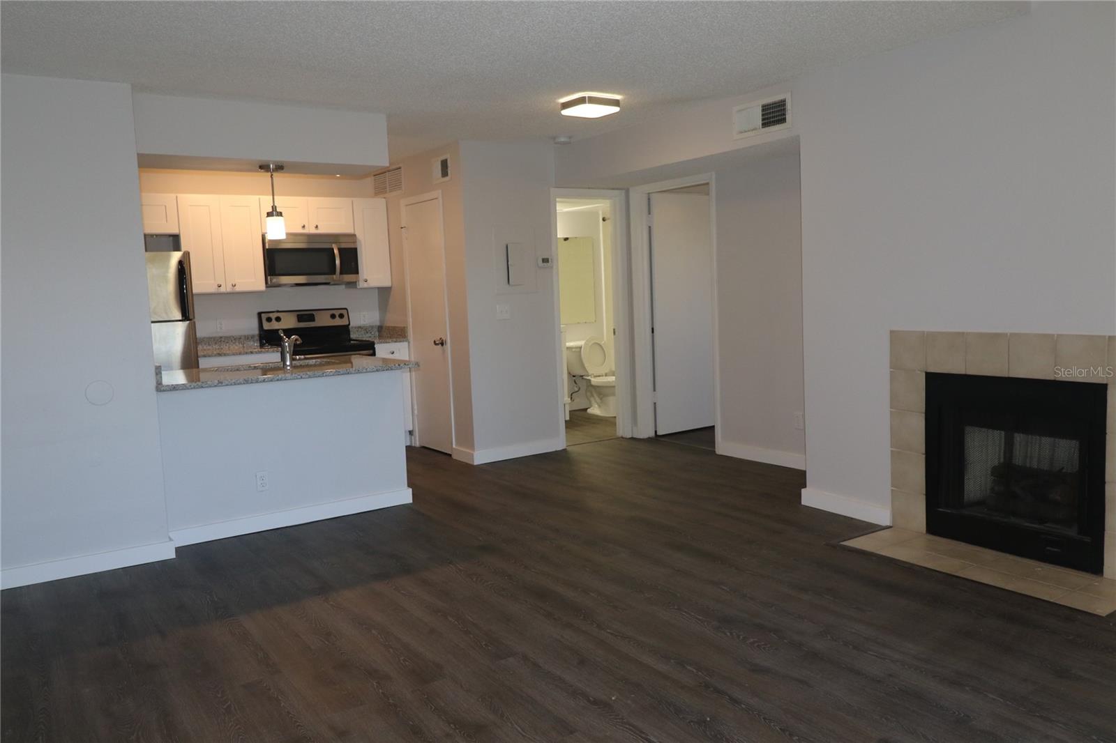 Image 3 of 19 For 400 Lake Placid Court 304