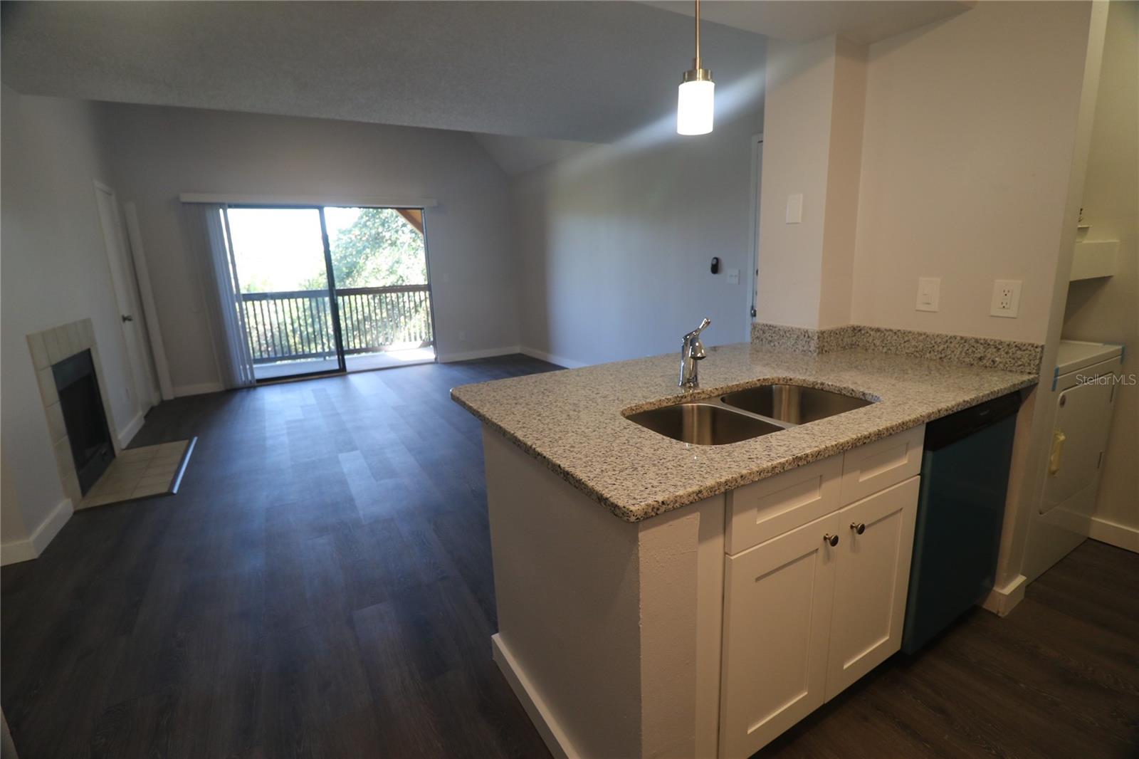 Image 8 of 19 For 400 Lake Placid Court 304