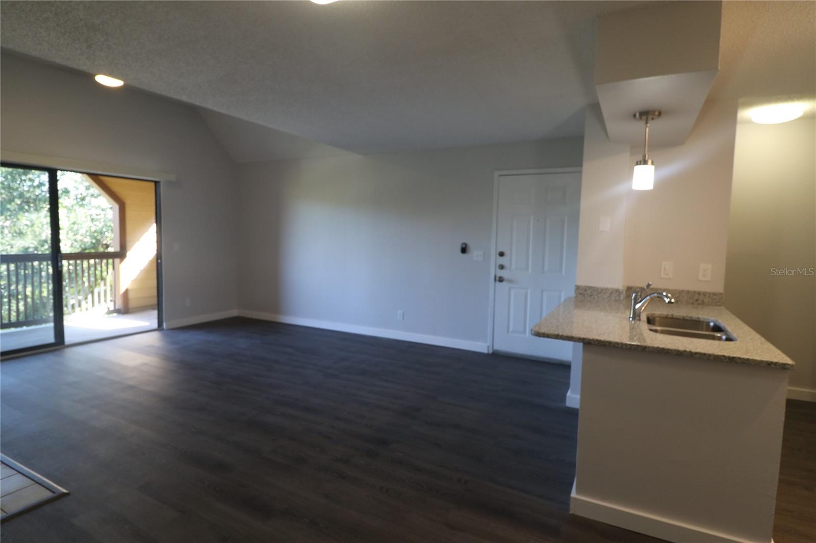 Image 9 of 19 For 400 Lake Placid Court 304