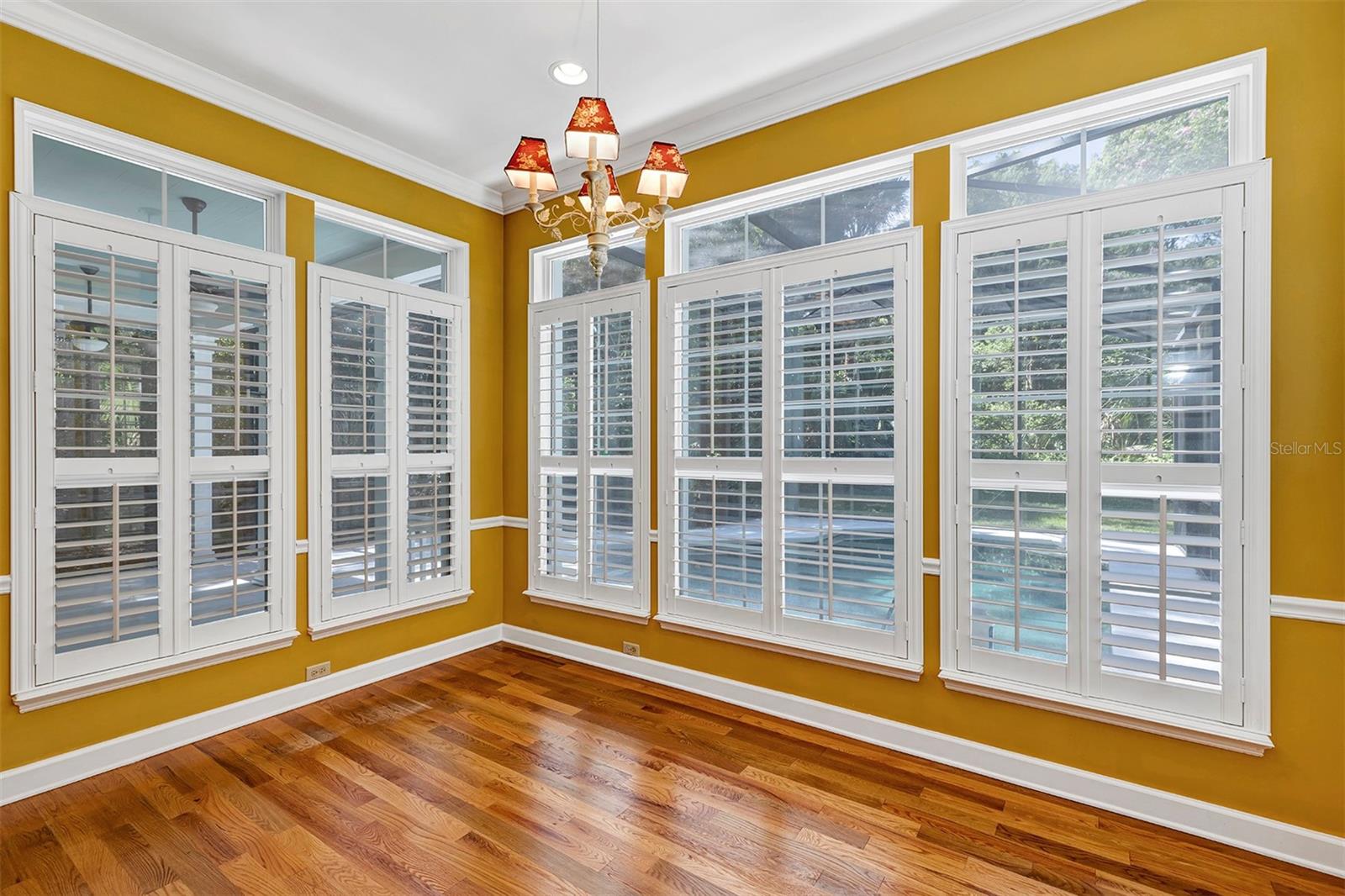 Image 11 of 32 For 914 Elysium Boulevard