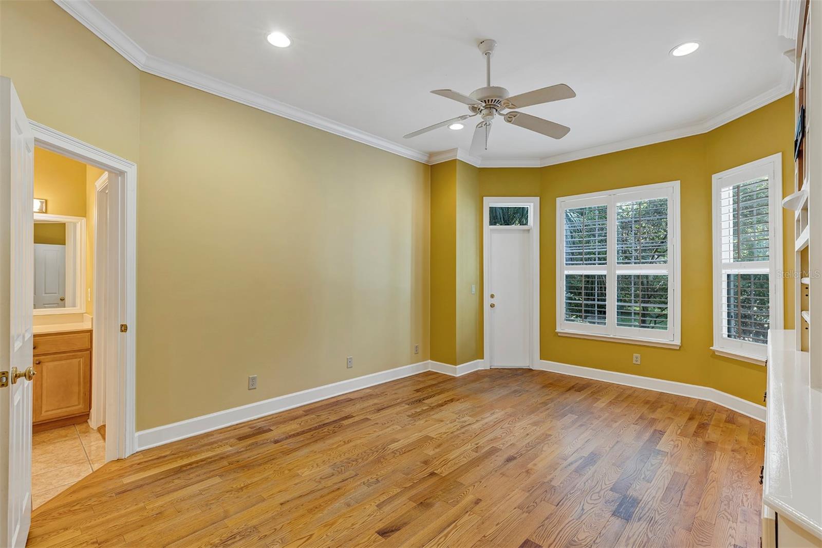 Image 14 of 32 For 914 Elysium Boulevard