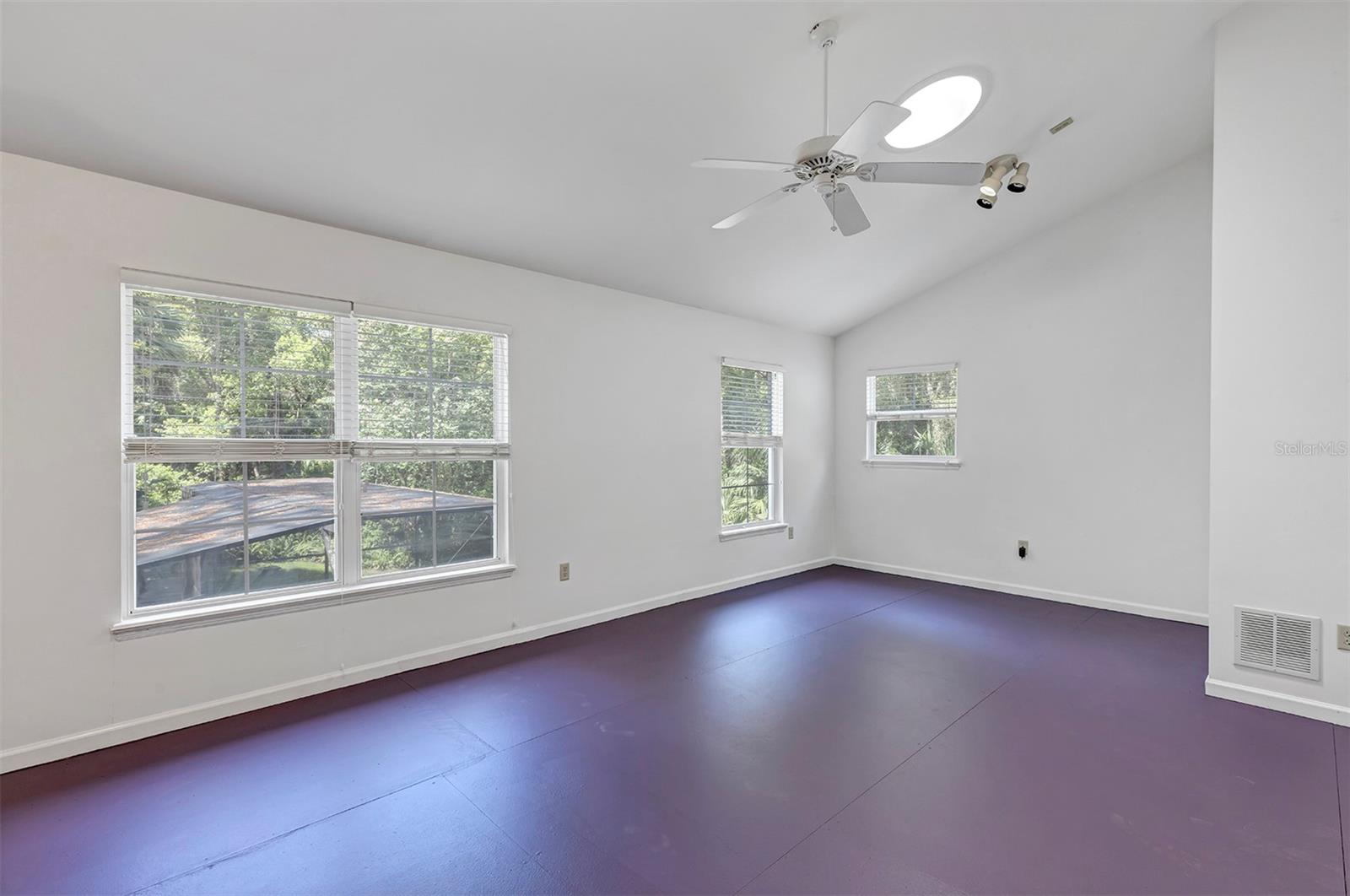Image 21 of 32 For 914 Elysium Boulevard