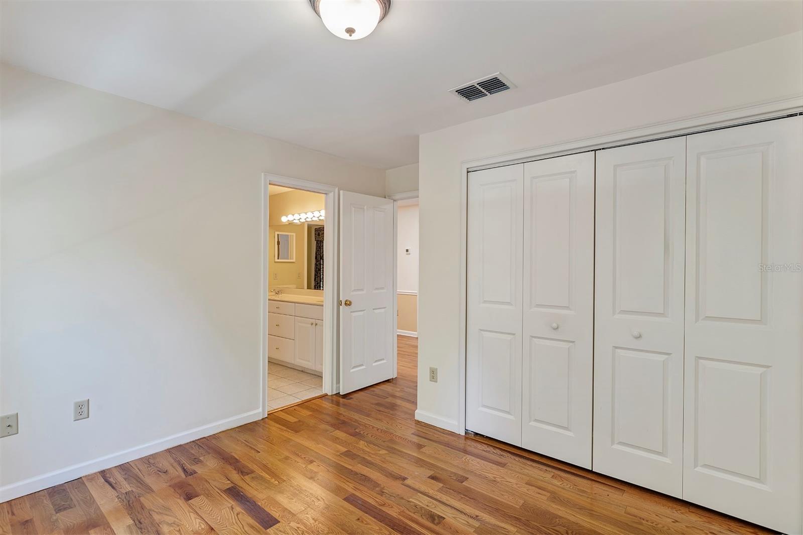 Image 25 of 32 For 914 Elysium Boulevard