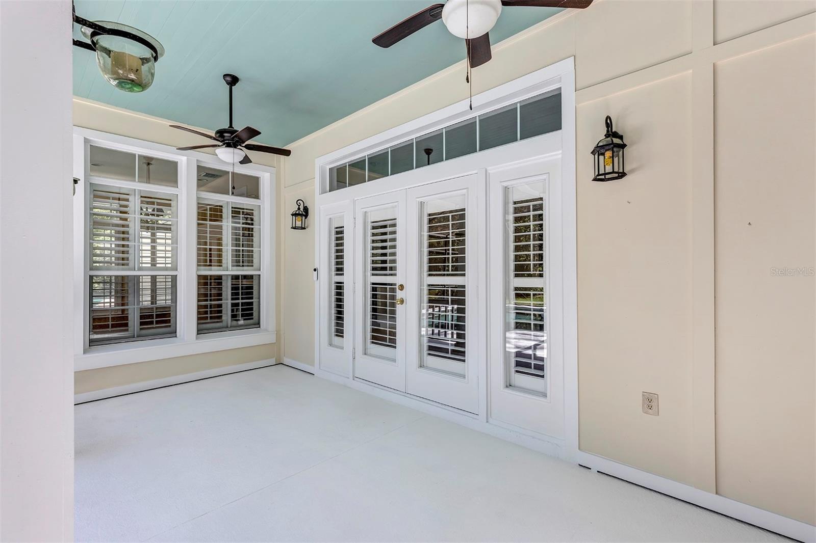 Image 27 of 32 For 914 Elysium Boulevard