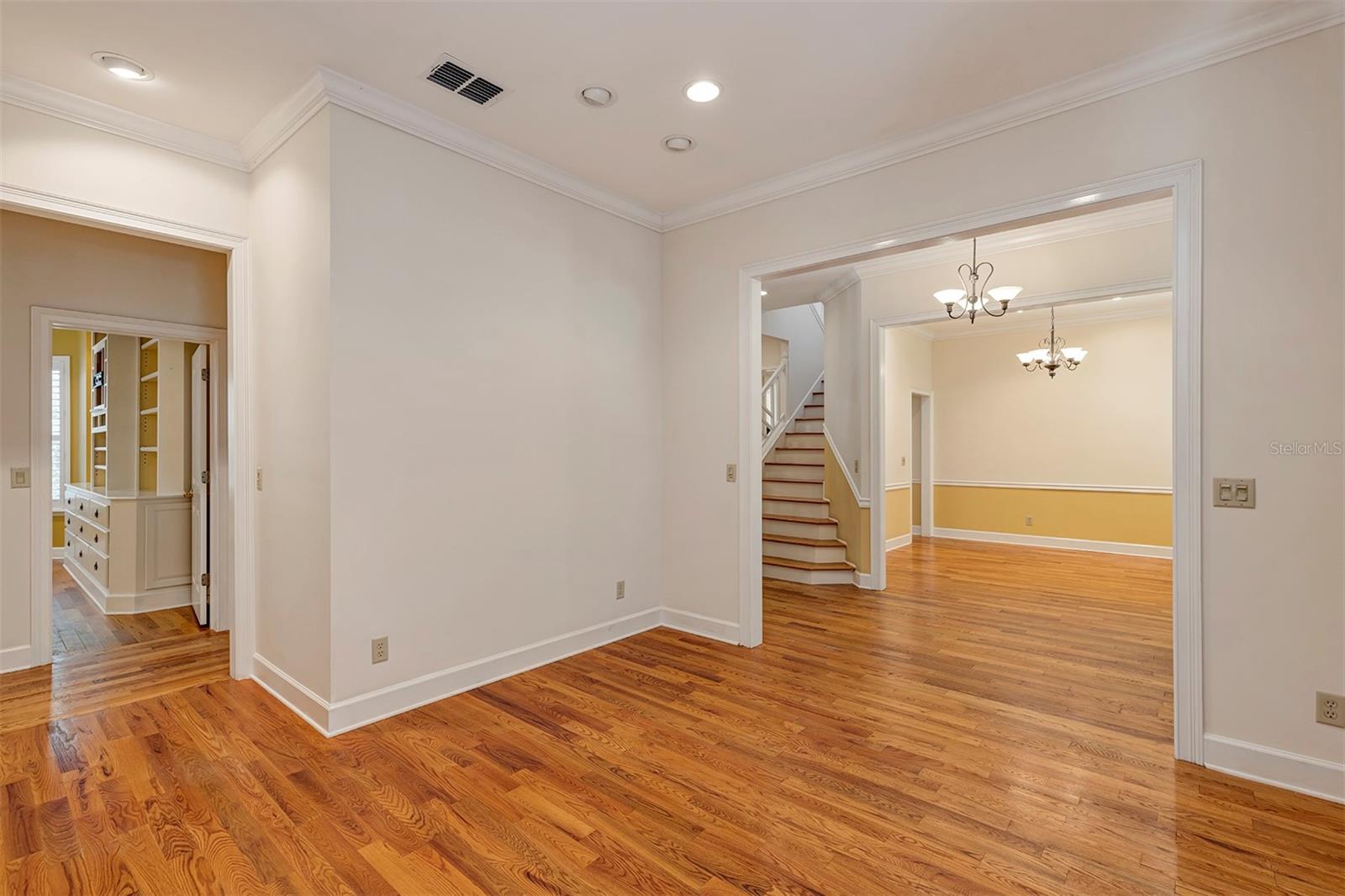 Image 9 of 32 For 914 Elysium Boulevard