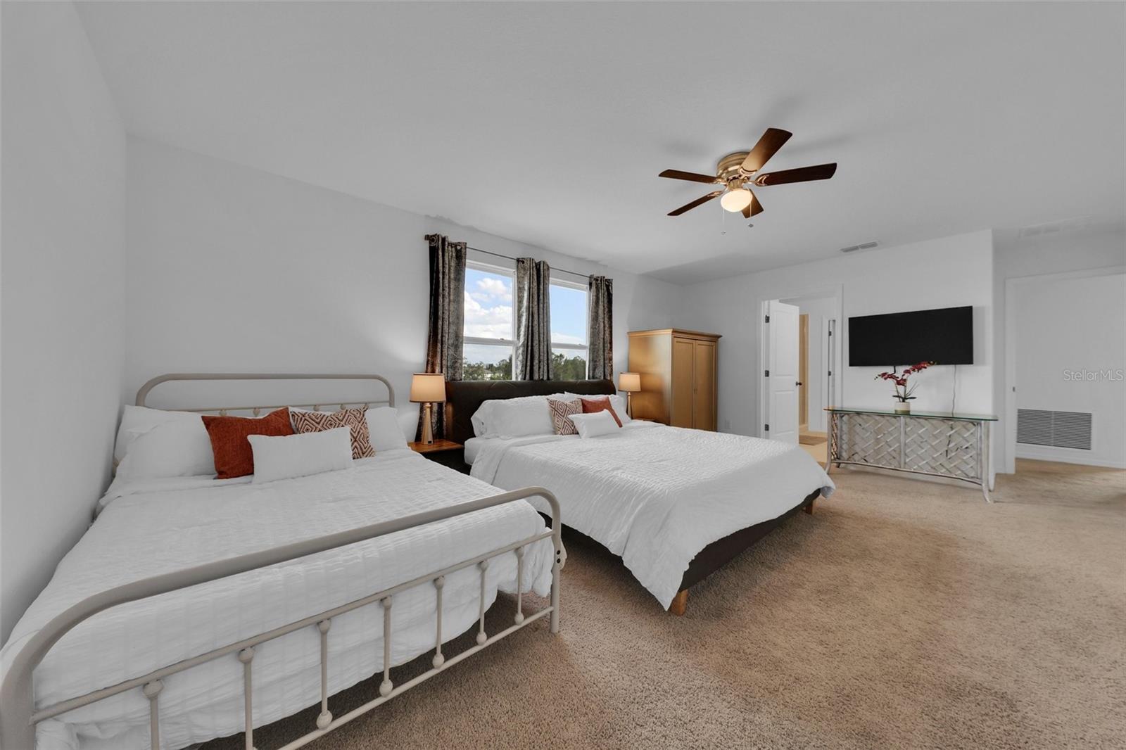 Image 29 of 49 For 2210 Derwent Drive