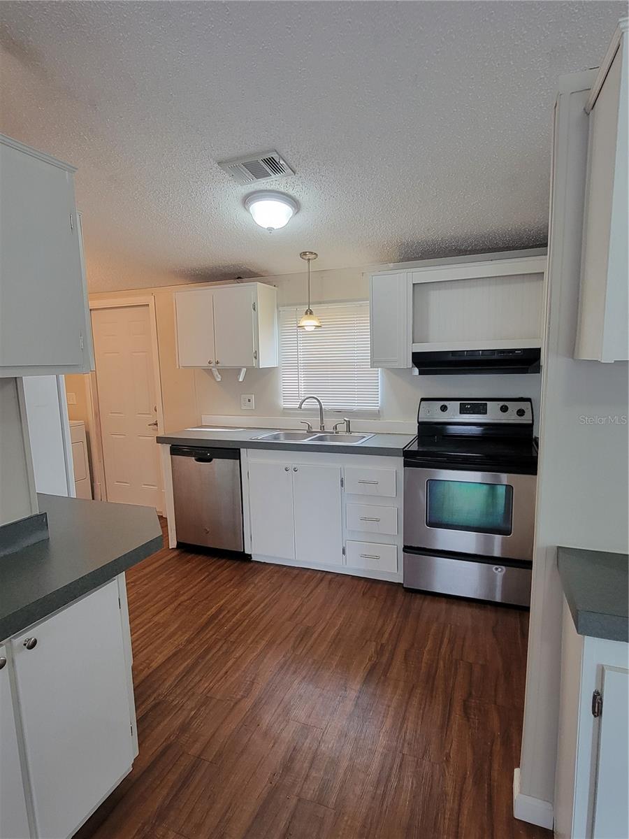 Image 8 of 23 For 7502 Charlin Parkway
