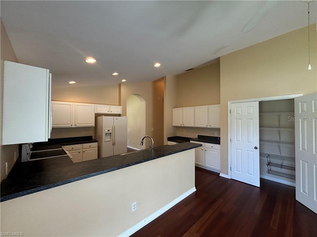 Image 4 of 23 For 9200 Middle Oak Drive