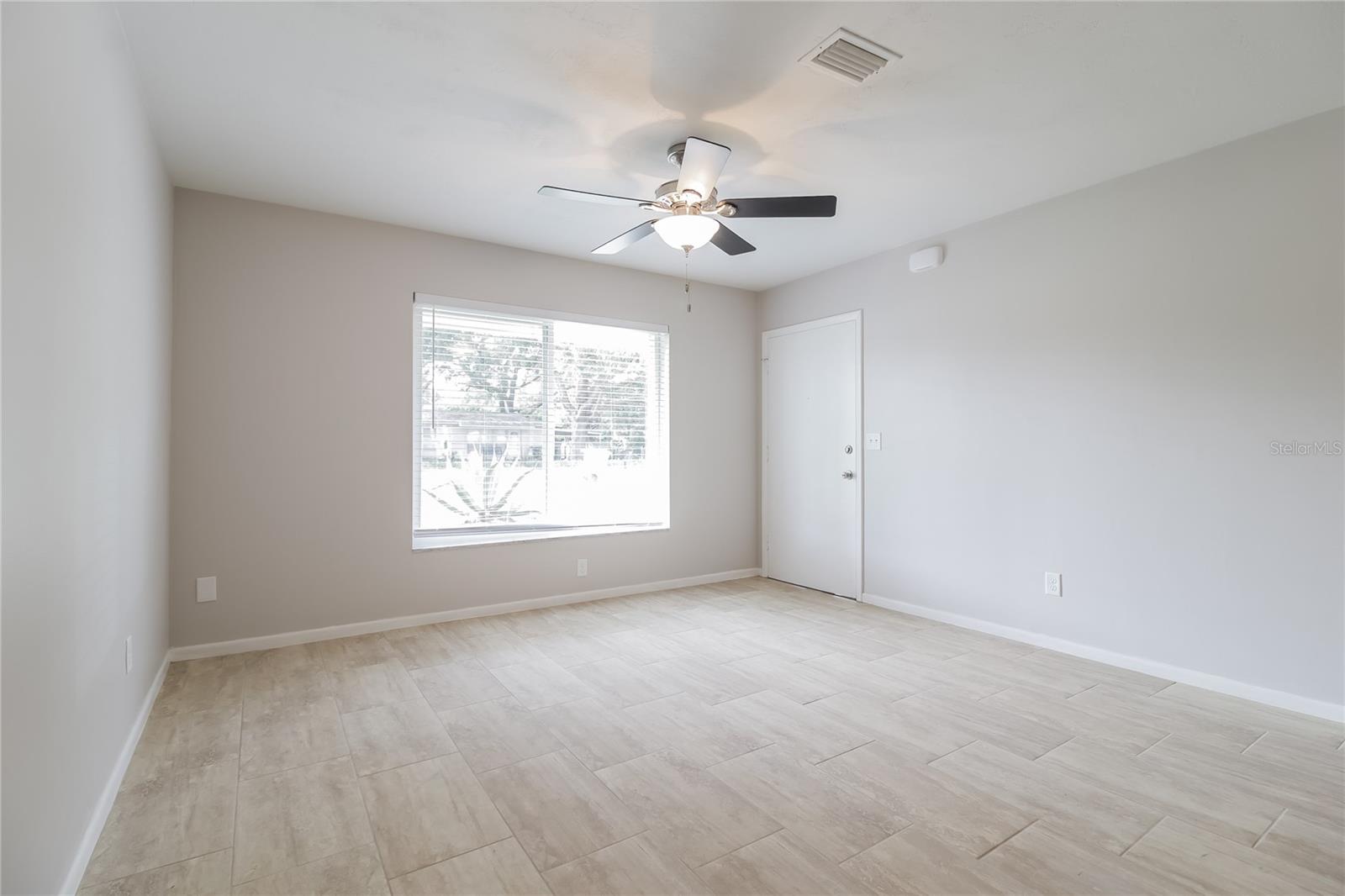 Image 3 of 16 For 1111 Gerona Avenue