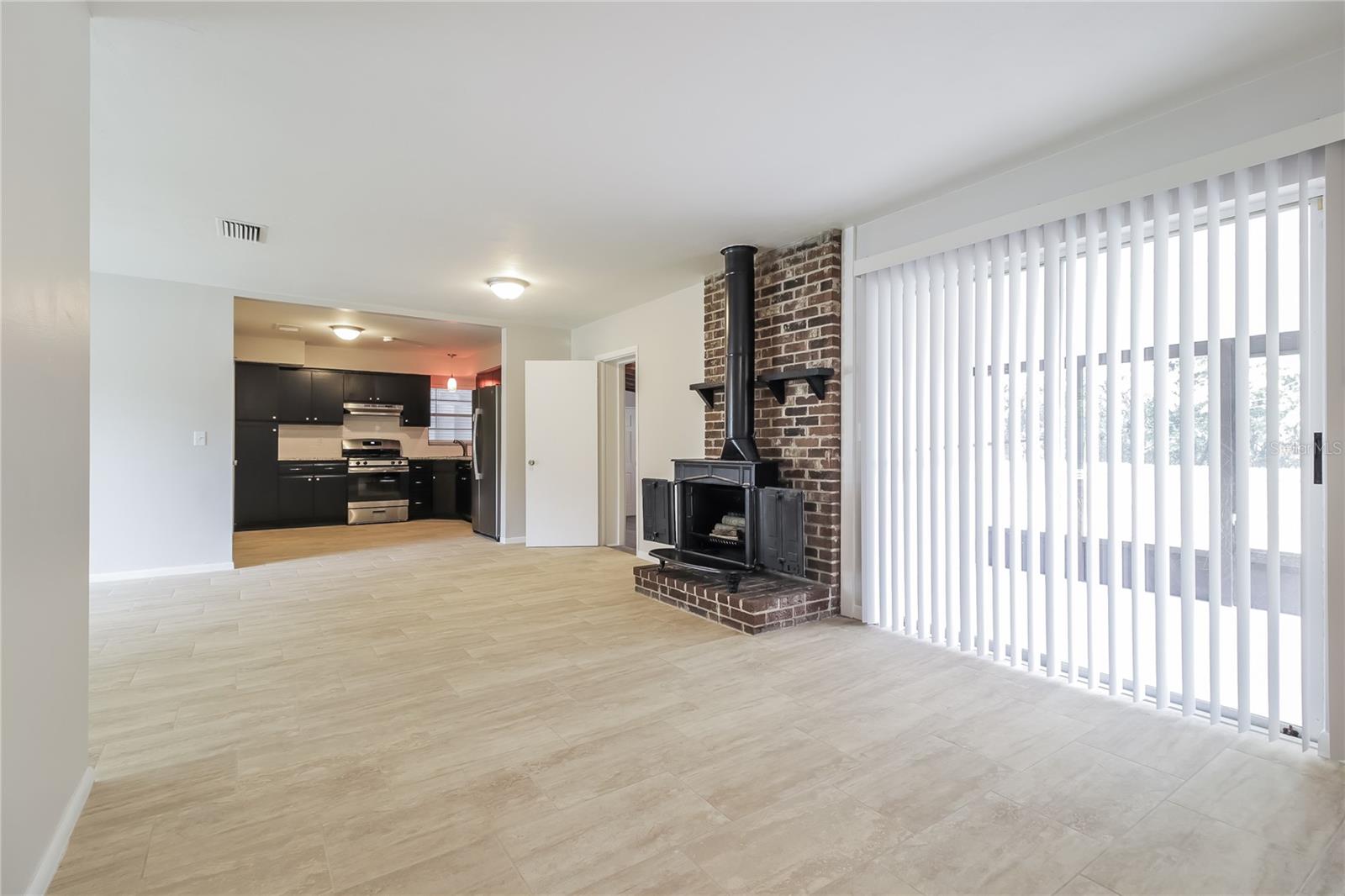 Image 4 of 16 For 1111 Gerona Avenue