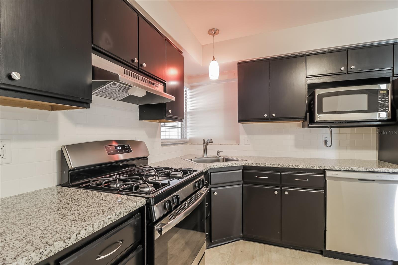 Image 6 of 16 For 1111 Gerona Avenue